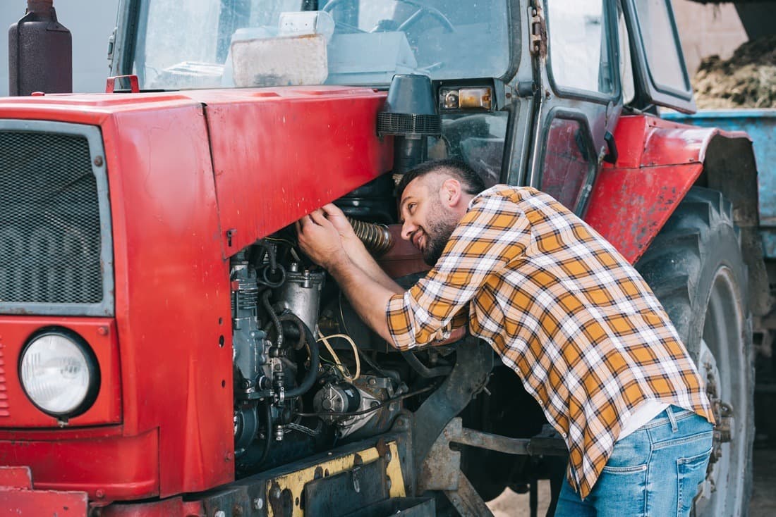 Najczęstsze usterki mechaniczne w gospodarstwie i jak im skutecznie zapobiegać
