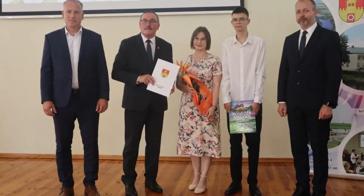 Najlepsi uczniowie nagrodzeni