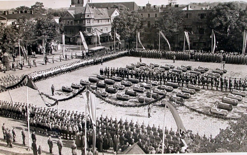 Nazistowski spektakl grozy w Obornikach. 85 lat od propagandowego pogrzebu