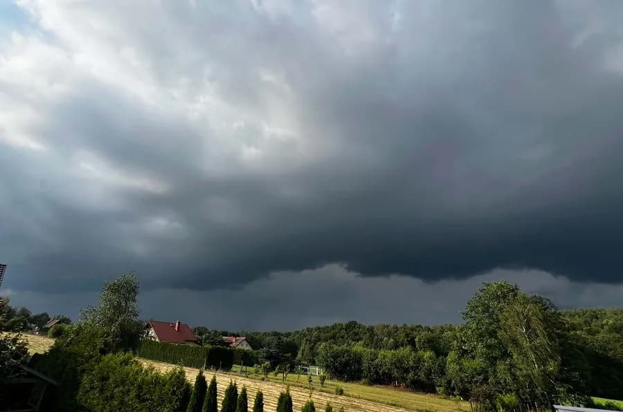 Niebezpieczna pogoda w Małopolsce. Alert RCB dla Wadowic i okolic