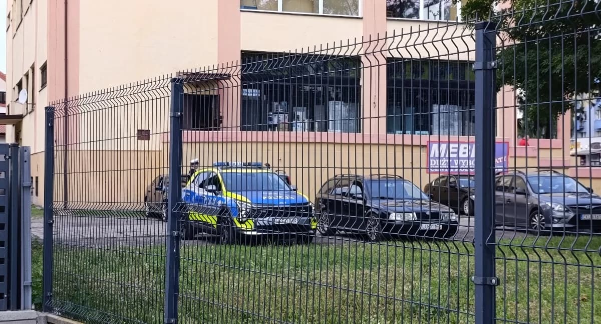 Niegroźne zdarzenie przy Domu Chłopa, ale policja interweniowała
