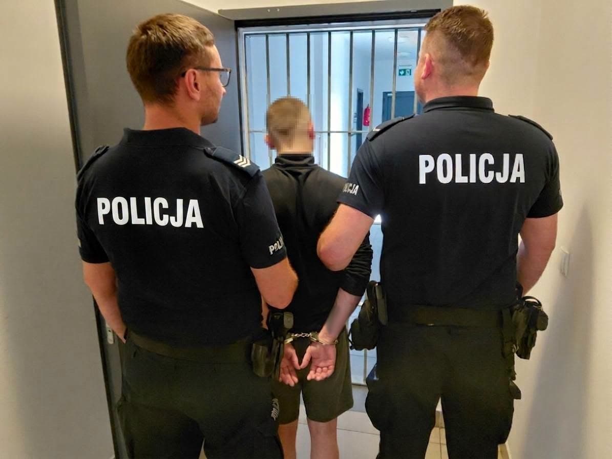 Nielegalny hazard w Rykach. W lokalu znaleziono automaty, gotówkę i amunicję