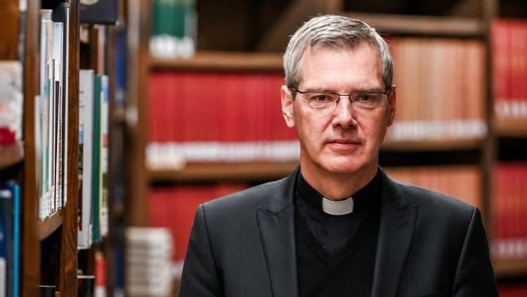 Niemcy: przewodniczący episkopatu wzywa do dialogu i empatii