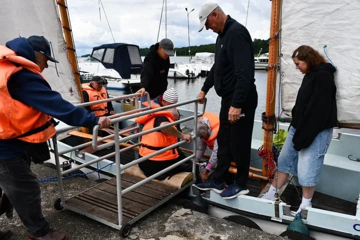 Niepełnosprawni żeglarze zdobyli patenty. Warsztaty wracają na Mazury