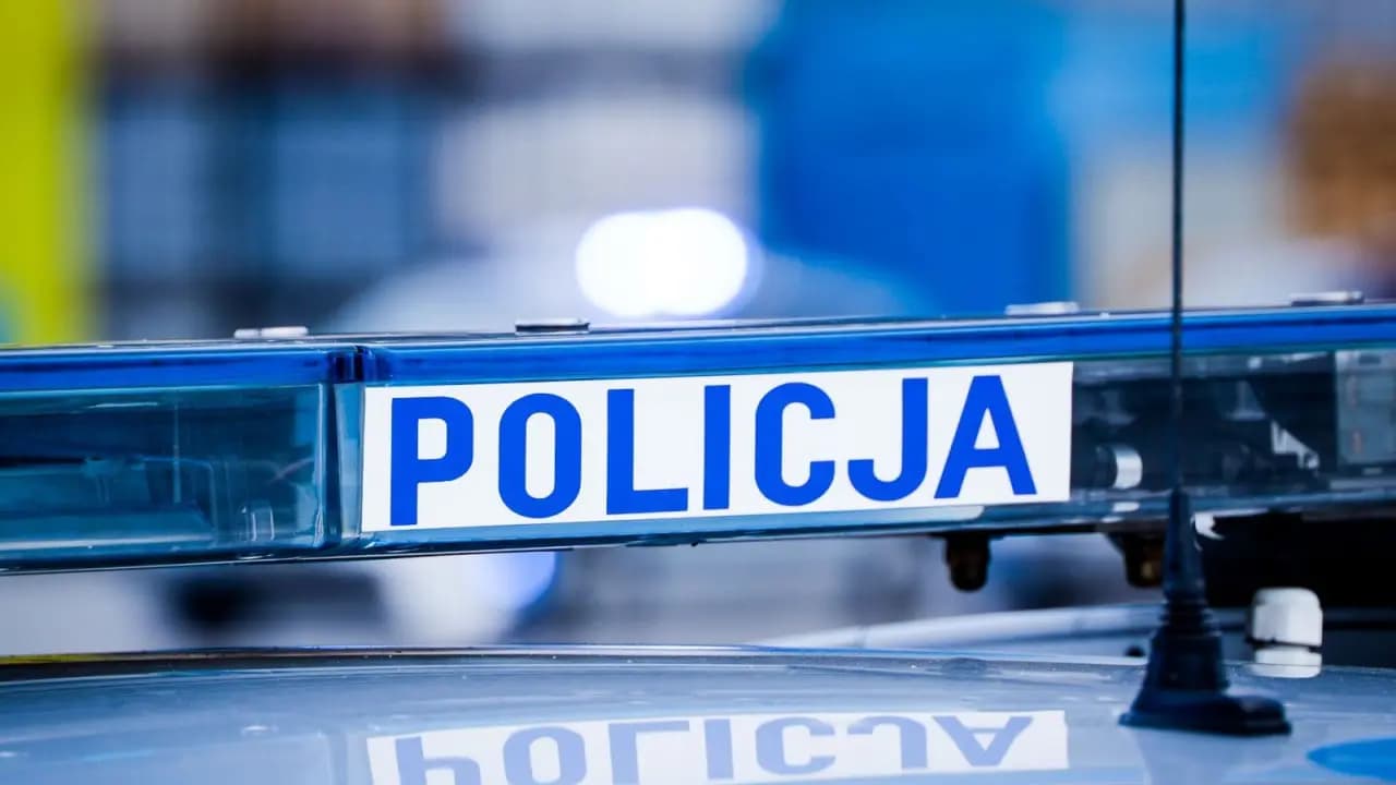 Niepokojące zgłoszenie z Bolesławca. Kobieta informuje, że mężczyzna dopuścił się nieobyczajnego zachowania