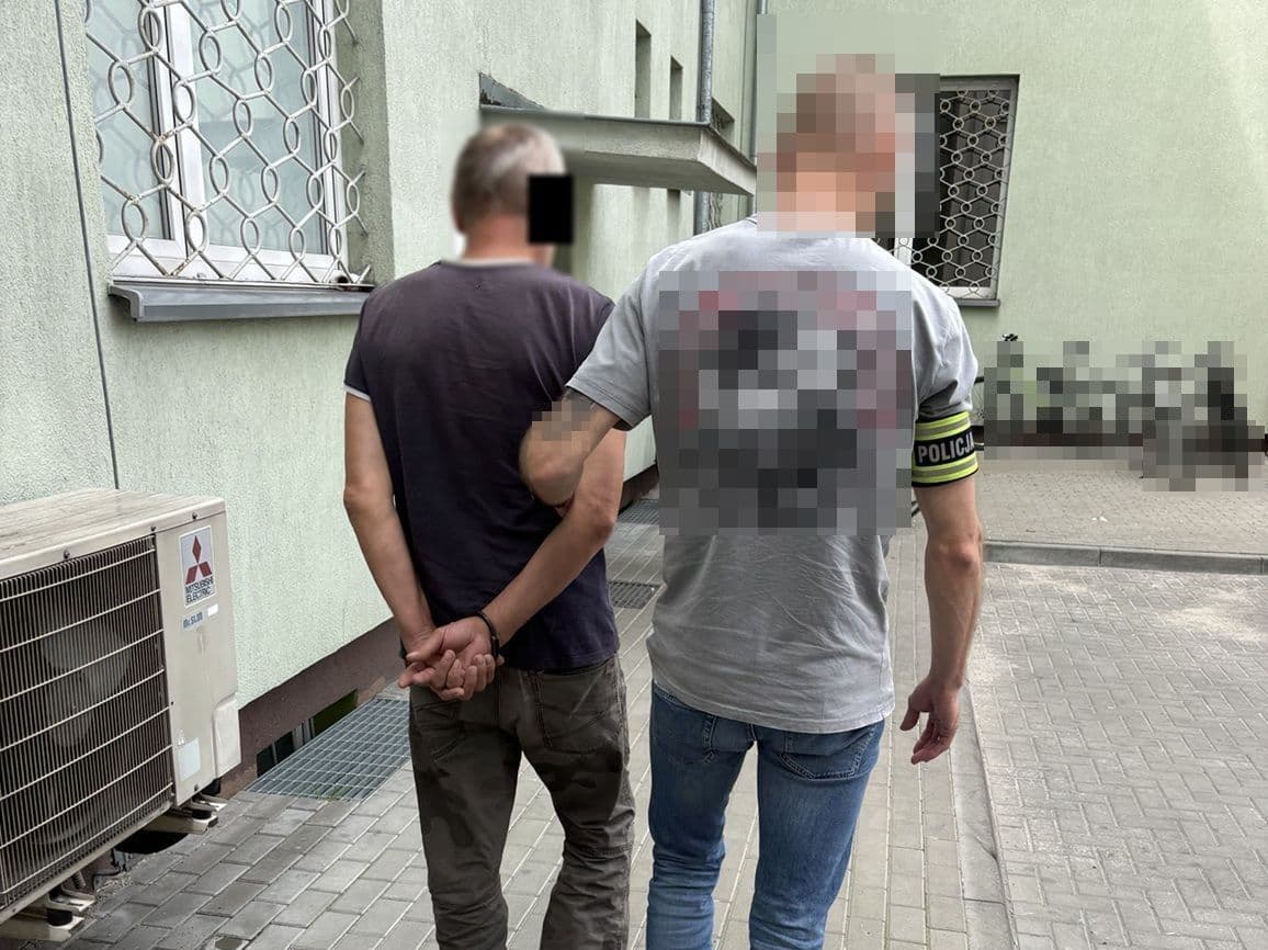 Nietrzeźwy 53-latek przyjechał po alkohol. Miał sądowy zakaz prowadzenia