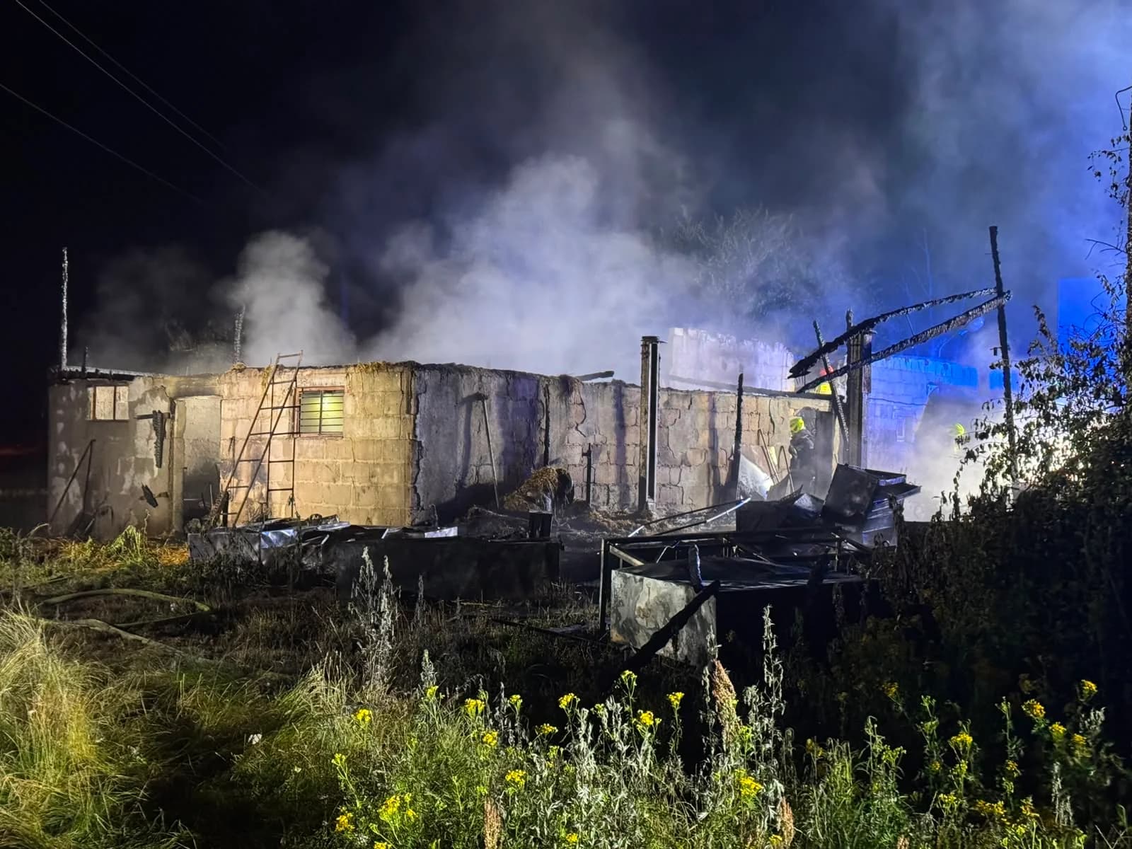 Nocny pożar budynku warsztatowego w Rębiechowie