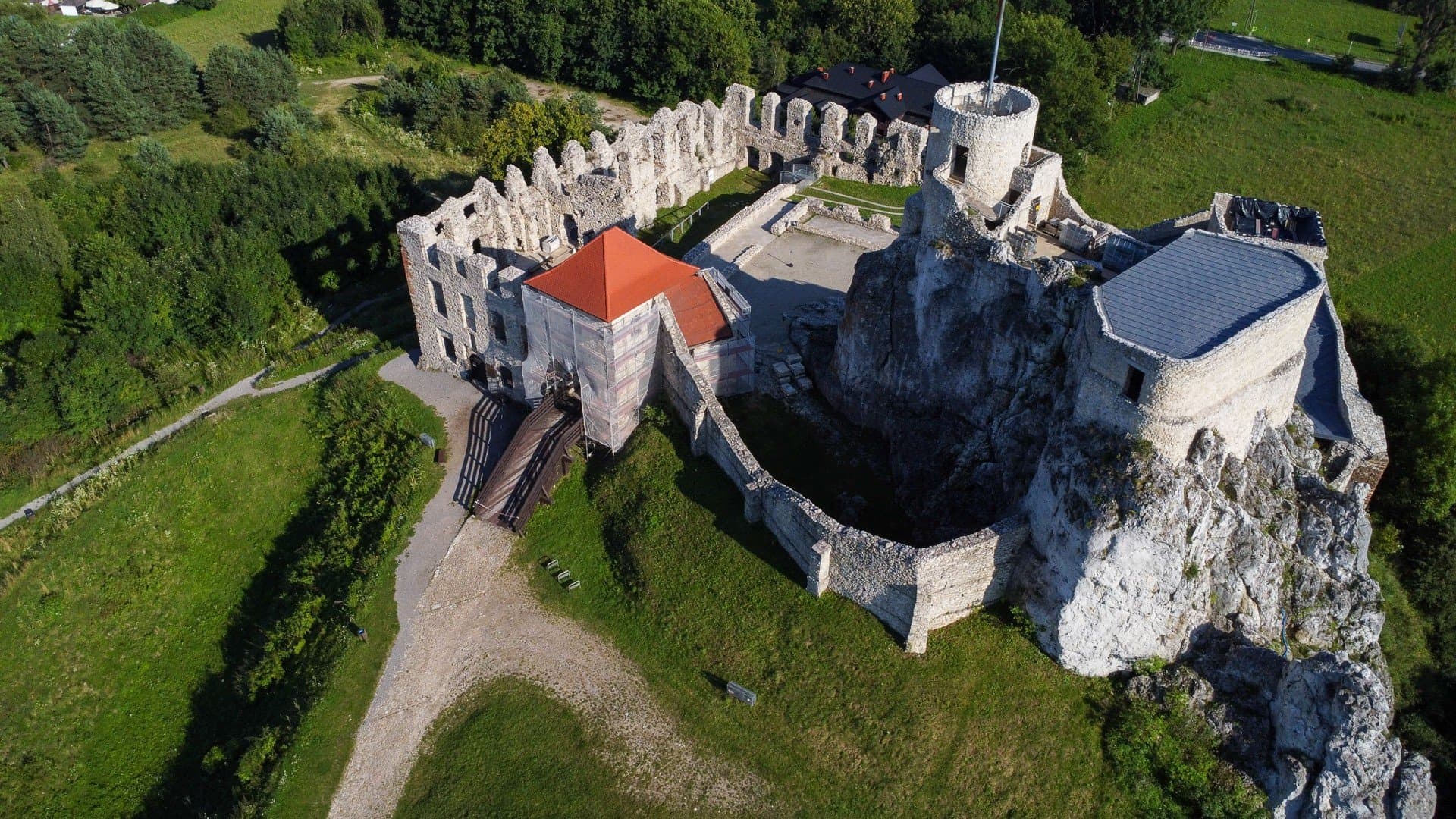 Nowa atrakcja przy Zamku Rabsztyn coraz bliżej