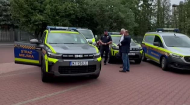 Nowa hybrydowa Dacia dla Straży Miejskiej w Łomiankach