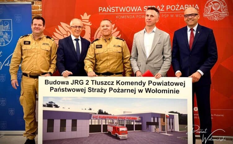 Nowa jednostka PSP w Tłuszczu coraz bliżej. Podpisano umowę na drugi etap budowy