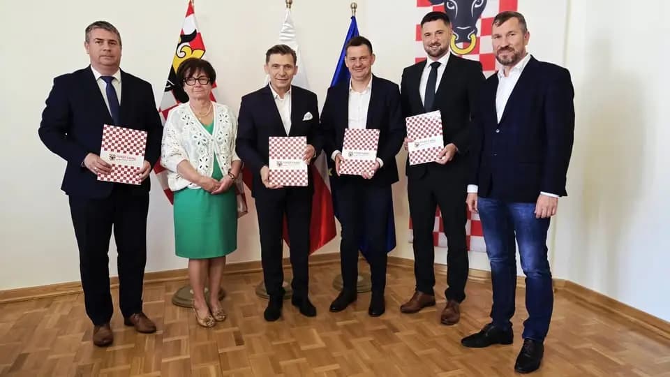 Nowa ścieżka rowerowa w Powiecie Kaliskim – umowa podpisana