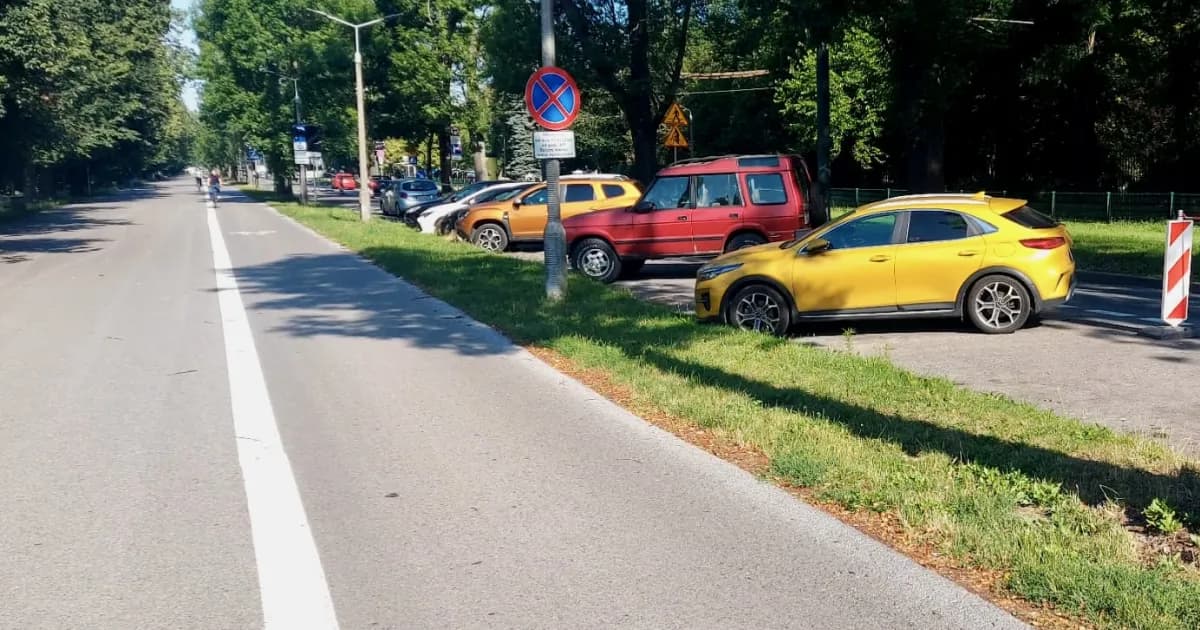 Nowe linie? Na razie nie. Kilkadziesiąt aut blokuje prace przy Błoniach