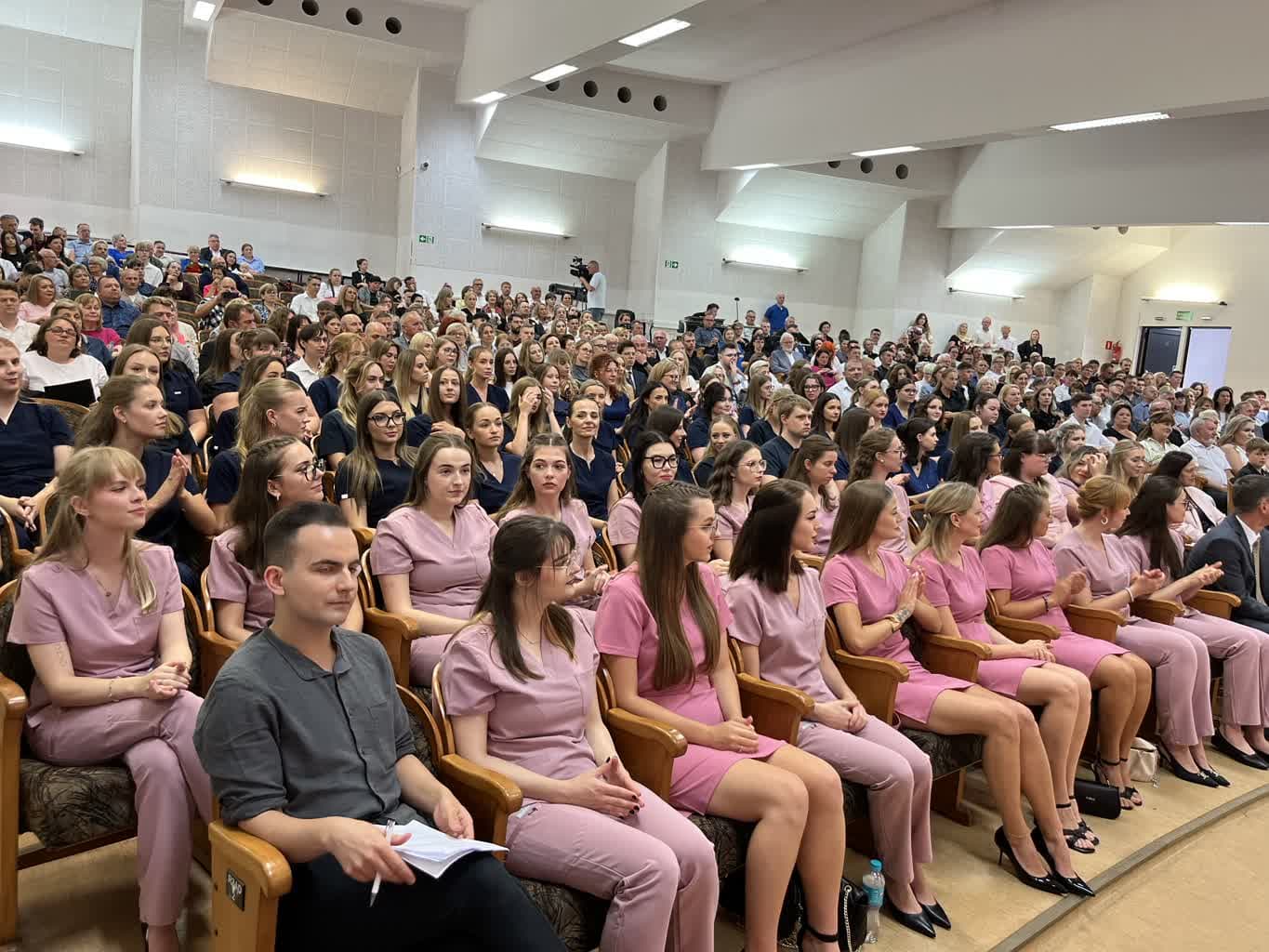 Nowe pielęgniarki i położne ukończyły Uniwersytet Zielonogórski