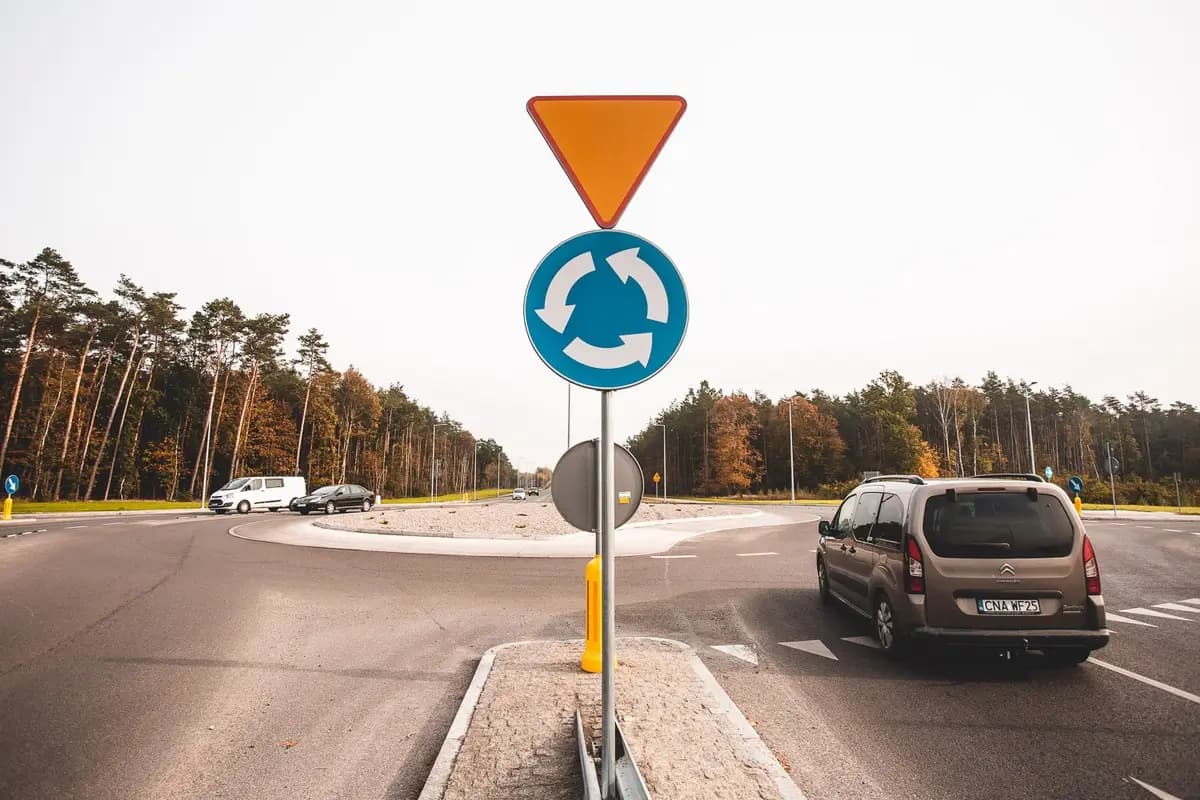 Nowe rondo w Ośnie. Duża inwestycja na DW 266 koło Aleksandrowa Kujawskiego