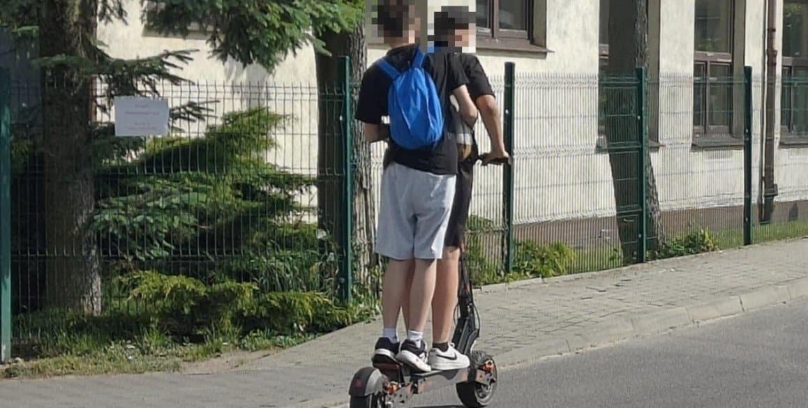 NOWENastolatkowie na hulajnogach elektrycznych w Brzeszczach zatrzymani przez policję