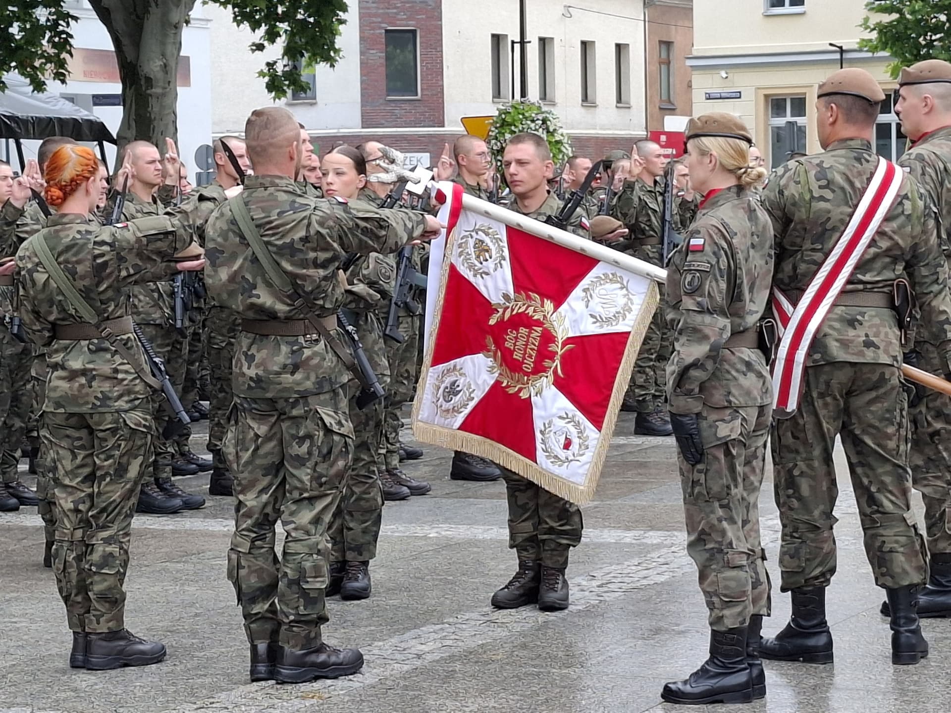 Nowi terytorialsi z przysięgą. 160 ochotników zasiliło szeregi 17. Brygady WOT