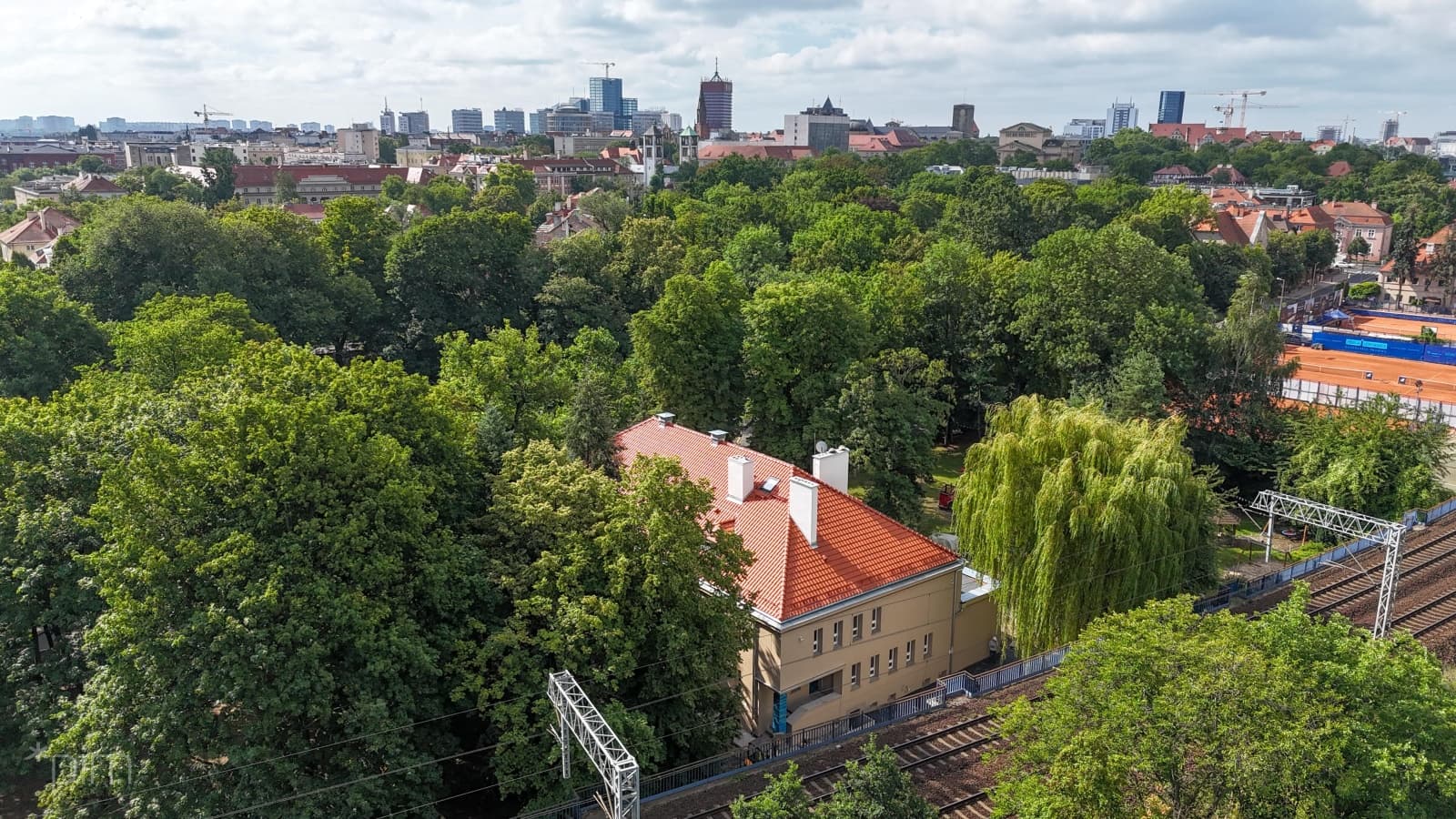 Nowy dach nad głową dla przedszkolaków. Dobiega końca remont zabytkowego budynku