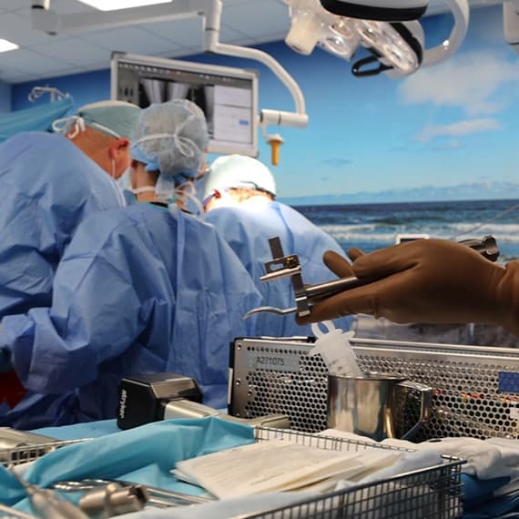 Nowy etap drawskiej ortopedii - ruszyły operacje rzadkich protez stawu skokowego. Szpital dołączył do nielicznych ośrodków w kraju realizujących te procedury