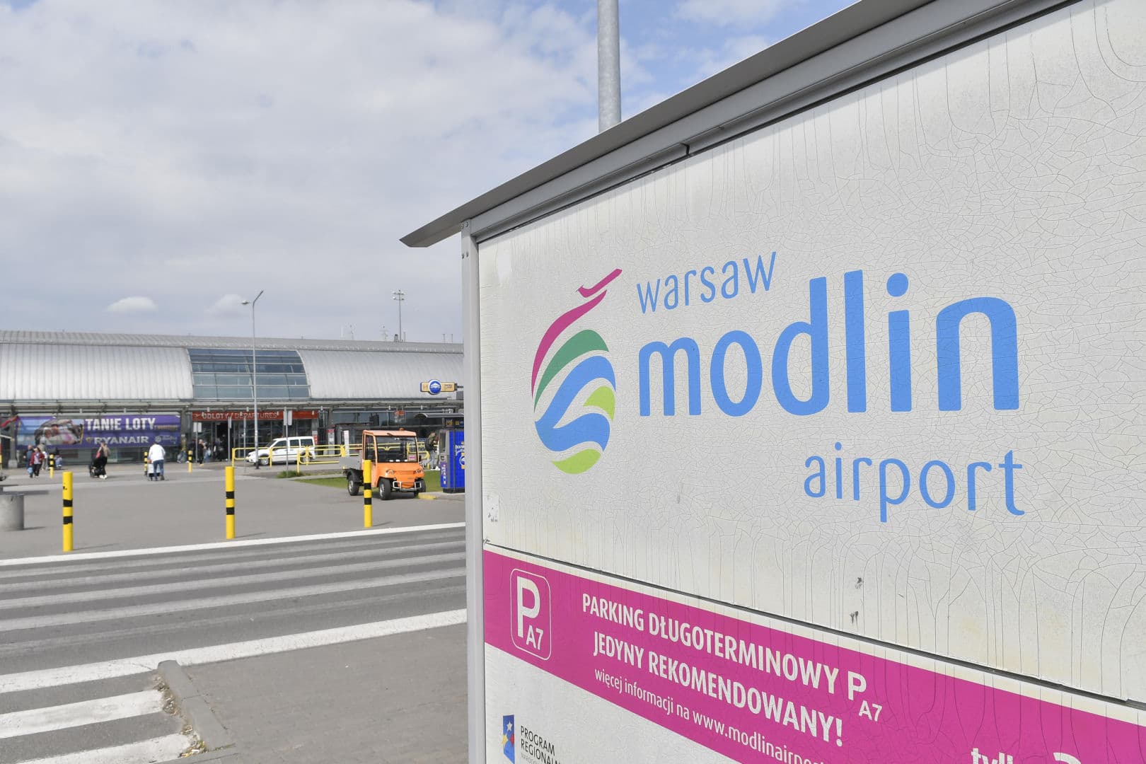 Nowy punkt paszportowy na lotnisku Warszawa-Modlin