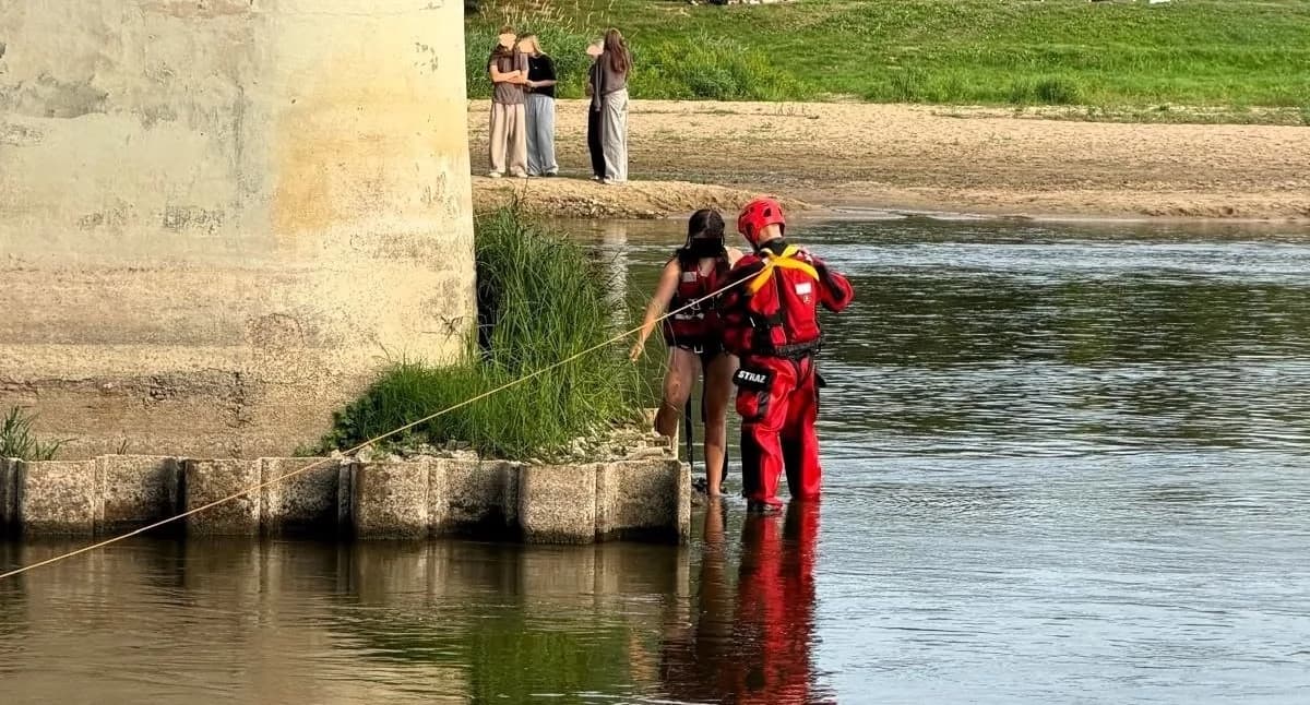 O krok od tragedii na Bugu. Strażak po służbie uratował dziewczynkę
