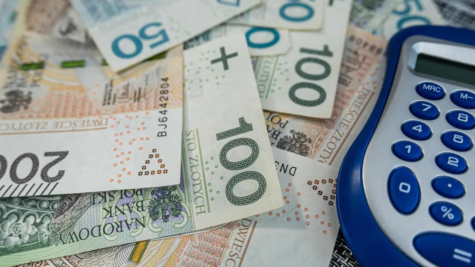 Odbierał pieniądze i przekazywał je dalej. Trafi do więzienia na dwa lata