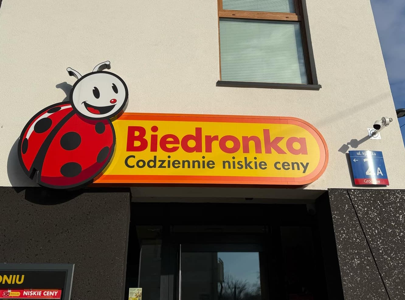Ogromna wyprzedaż od 6 lipca. Tłumy Polaków ruszą do Biedronki po artykuły przemysłowe i zabawki z rabatem 70%