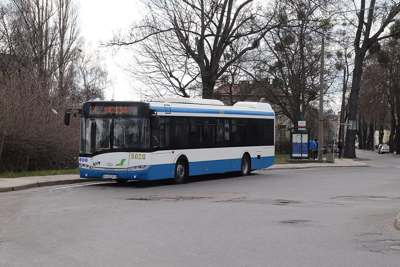 Ogromne utrudnienia w Gdyni. Zmienione trasy i odwołane kursy komunikacji miejskiej