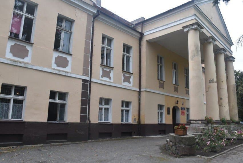 OHP w Niechanowie wróci do pałacu? Remont ruszył po dwóch latach