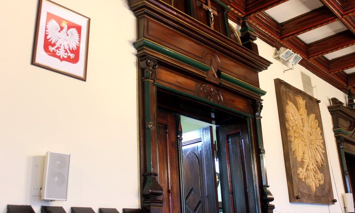 Opozycja składa własny regulamin cmentarza. Chce nadzwyczajnej sesji