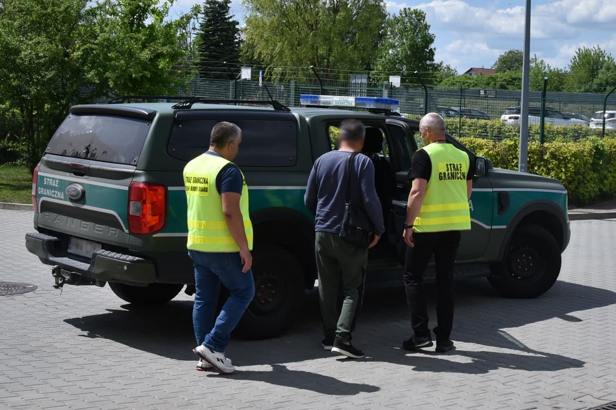 Organizował transport nielegalnych migrantów. Obywatel Uzbekistanu wydalony z Polski