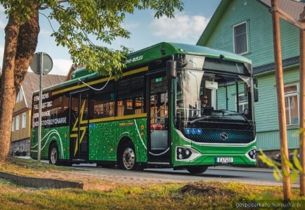 Osiem kolejnych autobusów elektrycznych dostarczy do Krosna EV Motors