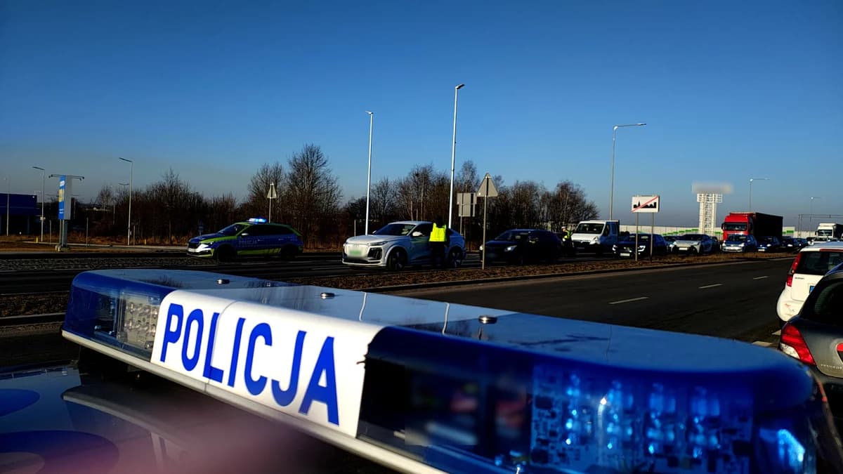 Osiem osób wpadło podczas akcji pod Piotrkowem. Zajmie się nimi sąd