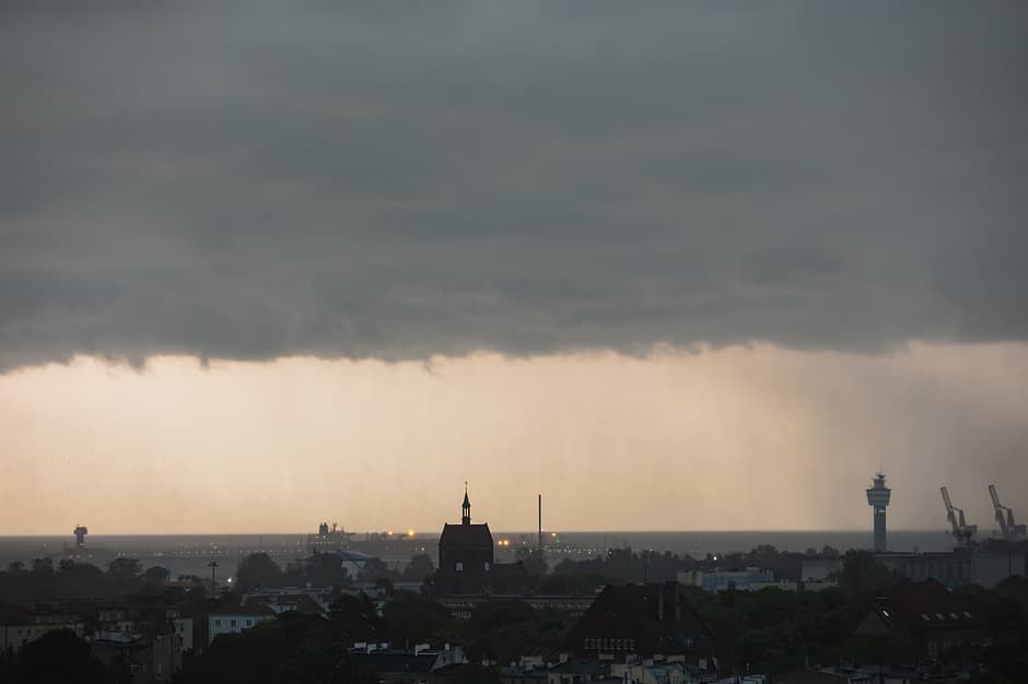 Ostrzeżenie przed upałem i gwałtownymi burzami