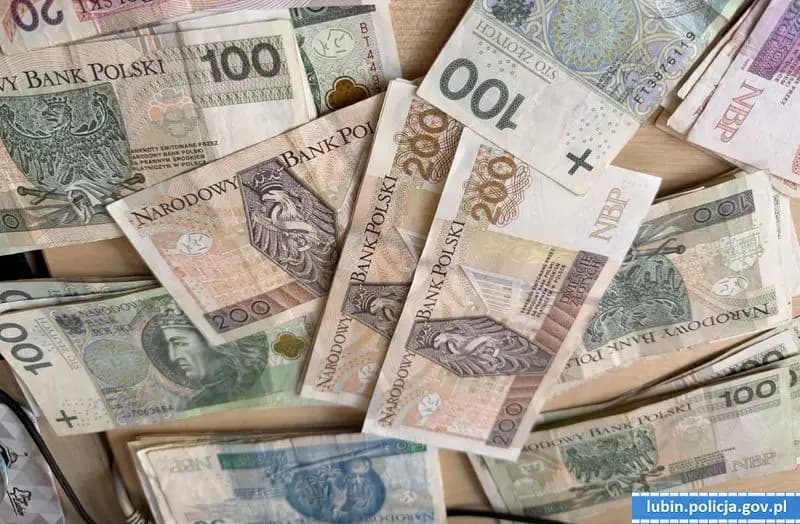 Oszustwa wideo: przestępcy podszywają się pod funkcjonariuszy policji i pracowników banków