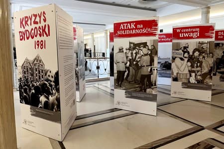 Pamięć o wydarzeniach sprzed 45 lat. Otwarto wystawę