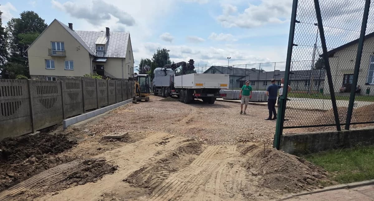 Parking przy szkole w gm. Pawłów zyska na jakości, co się zmieni?
