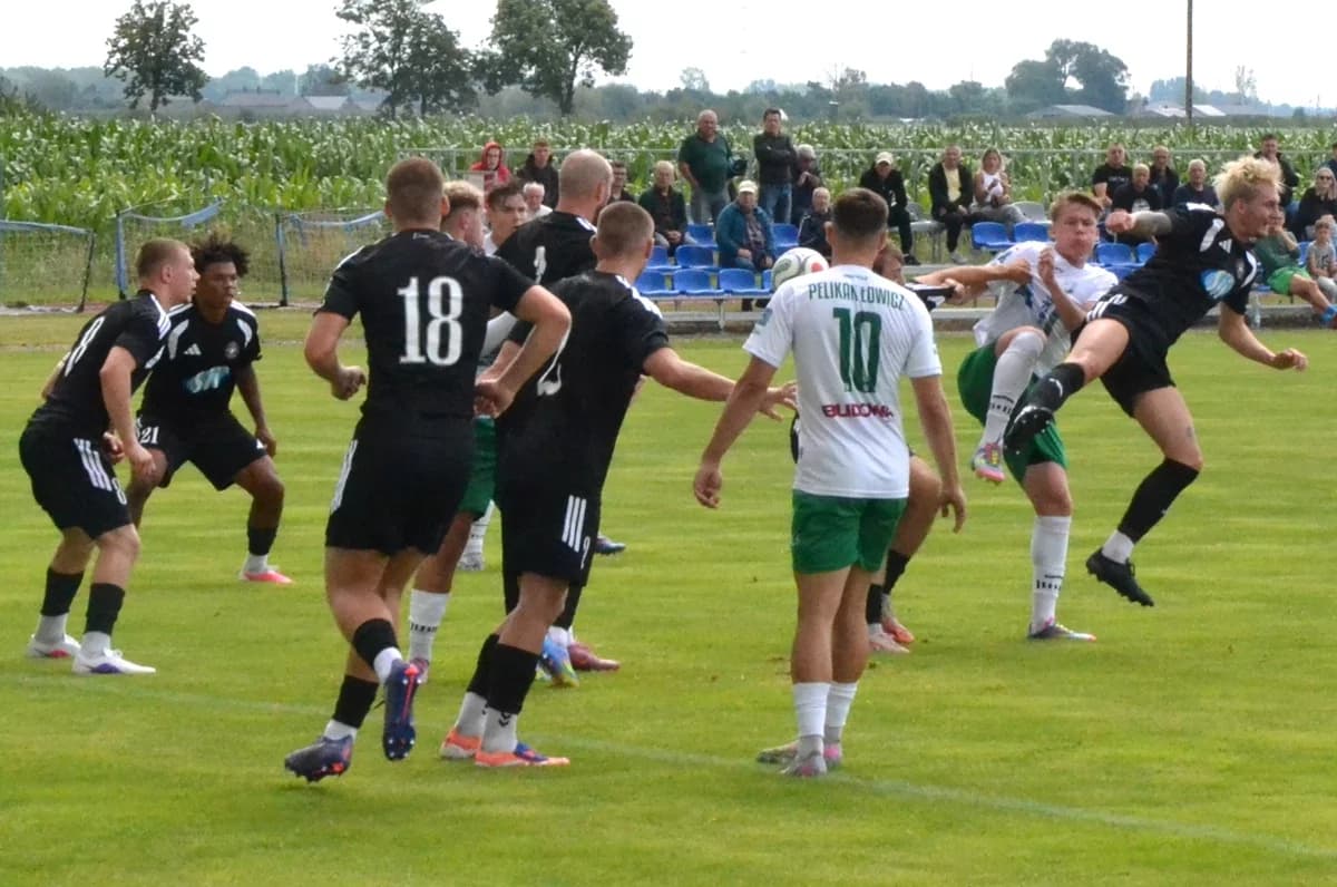 Pelikan przegrał pierwszy sparing