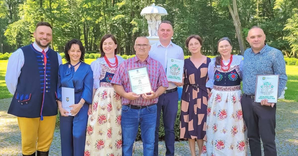 Pielęgnują historię i tradycję. Miejsca z gminy Ujazd z prestiżowym wpisem