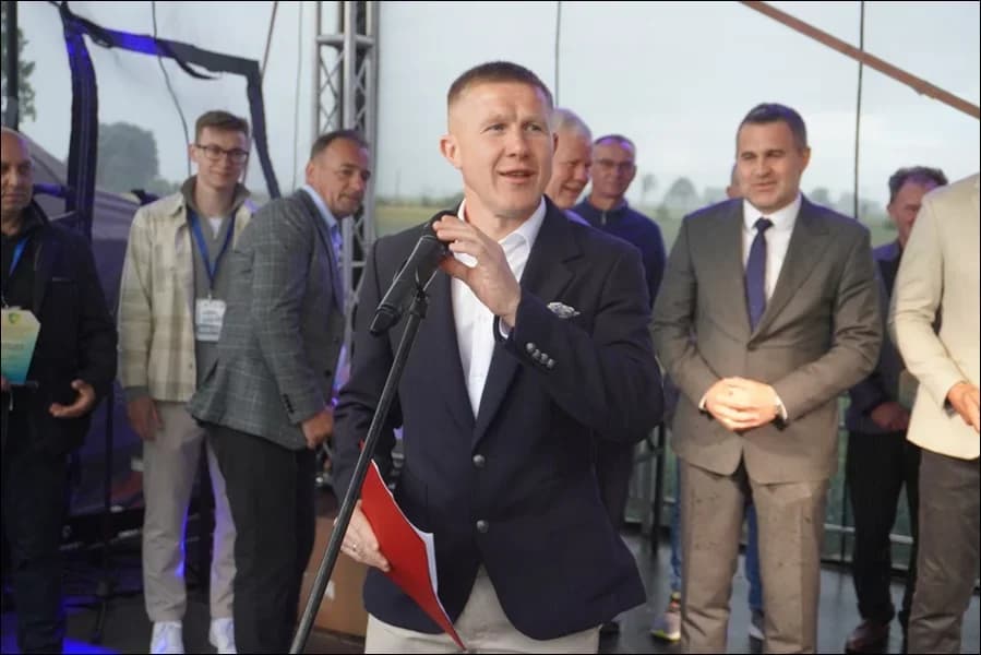 Pieniądze dla klubów z powiatu łowickiego. Wiadomo, na co wydadzą dotacje