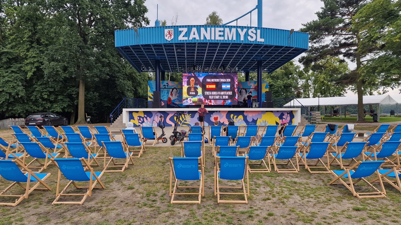 Pierwsi kibice już w strefie. Zaniemyśl czeka na finał Mundialu