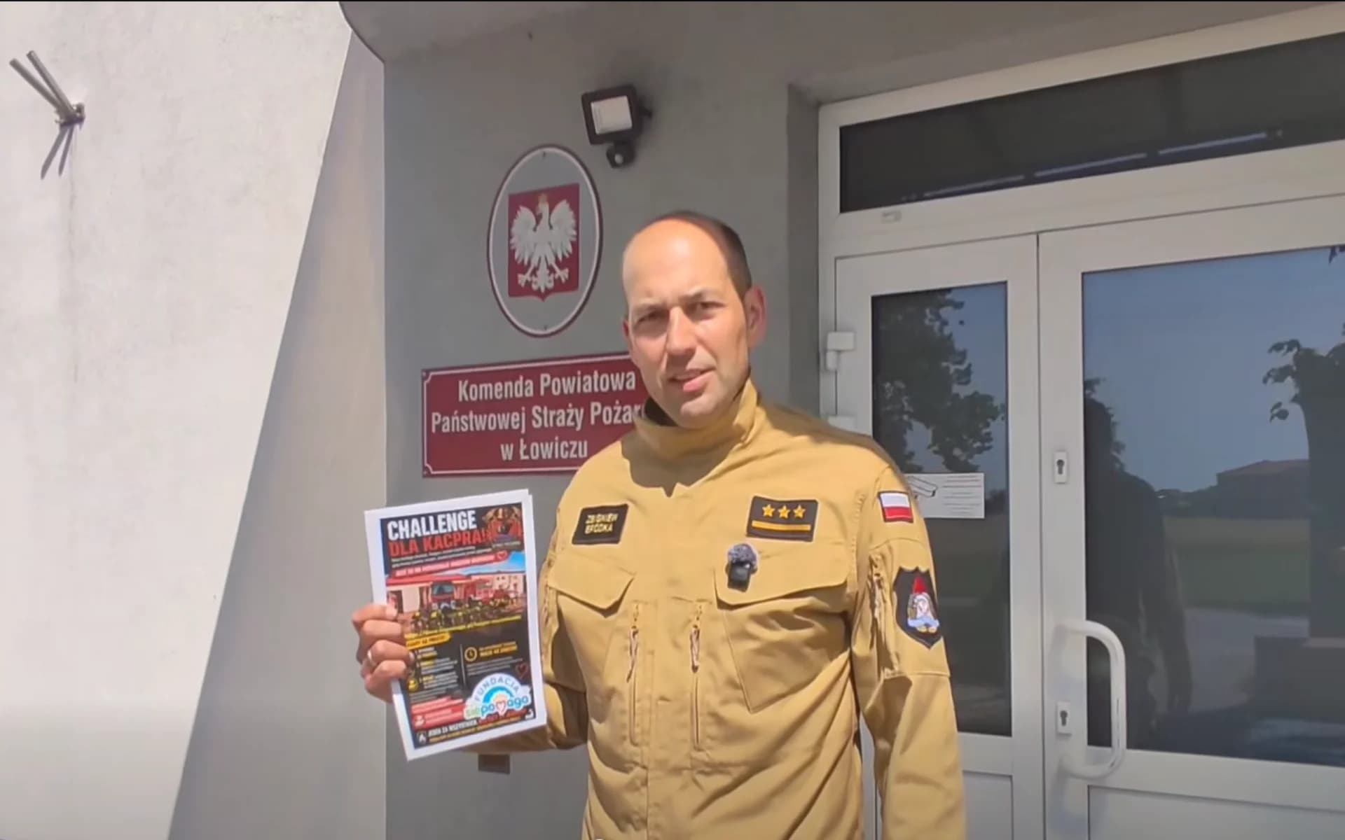 Pijany kierowca odebrał mu wszystko. Strażacy z powiatu łowickiego ruszyli z pomocą