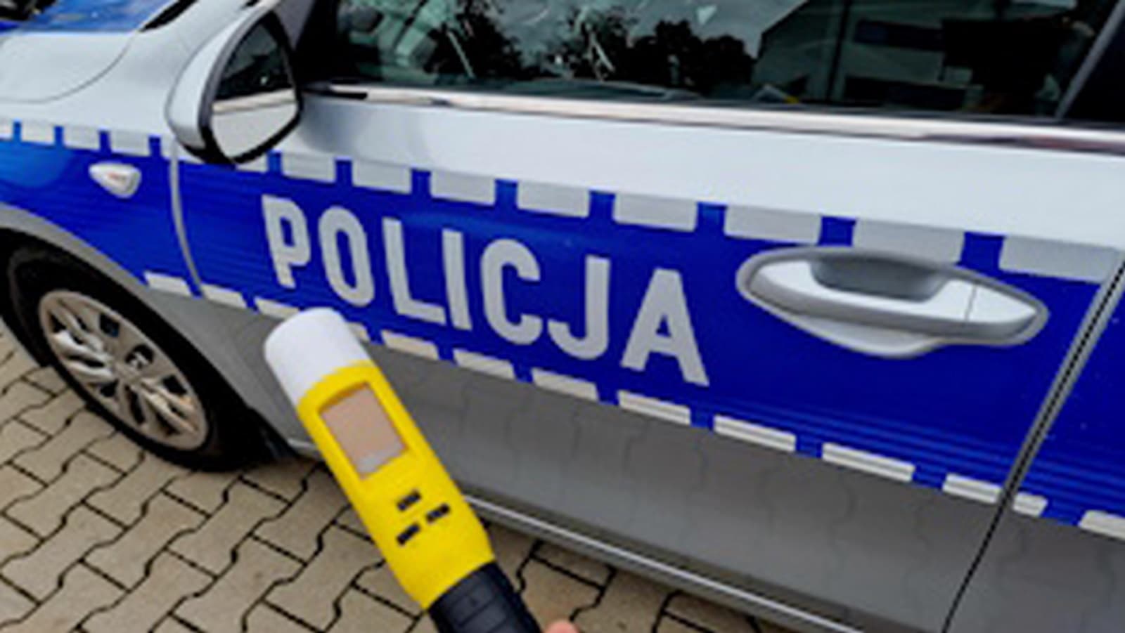 Pijany motorowerzysta spowodował kolizję. Miał blisko 3 promile a to nie jedyne jego problemy.