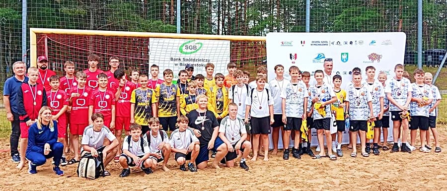Piłka nożna: Trampkarze Iskry Narew najlepsi na plaży w Siemianówce