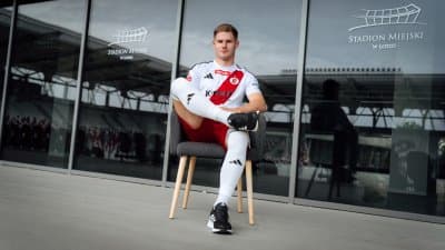 Piłka nożna. Transfer ŁKS Łódź: Michał Kaput zawitał na al. Unii Wyczekiwany transfer do ŁKS-u Łódź stał się faktem. Dziś (7 lipca) na al. Unii trafił Michał Kaput, defensywny pomocnik Radomiaka…