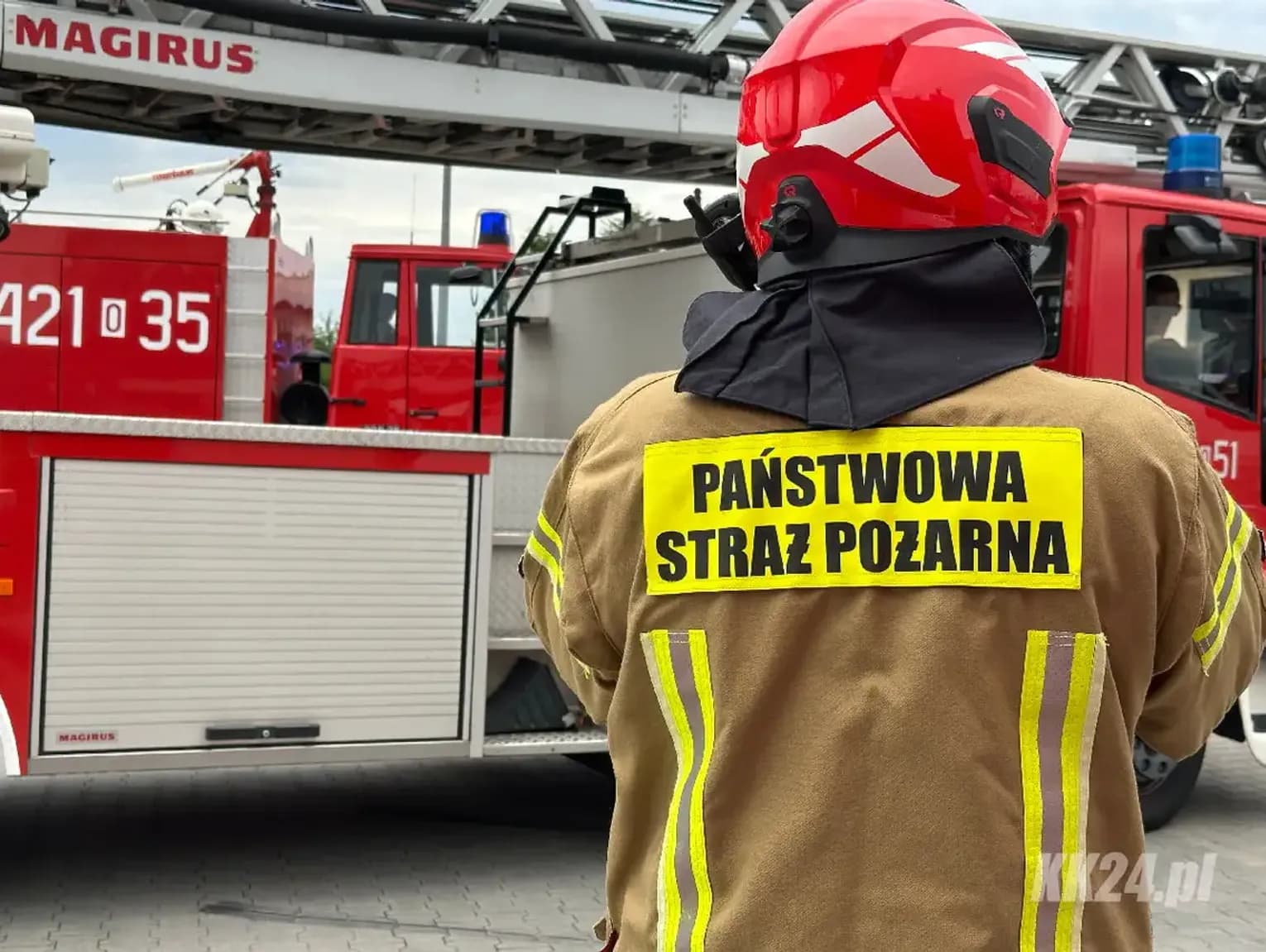Piorun uderzył w dom w Starym Koźlu. Interweniowało kilka zastępów straży pożarnej