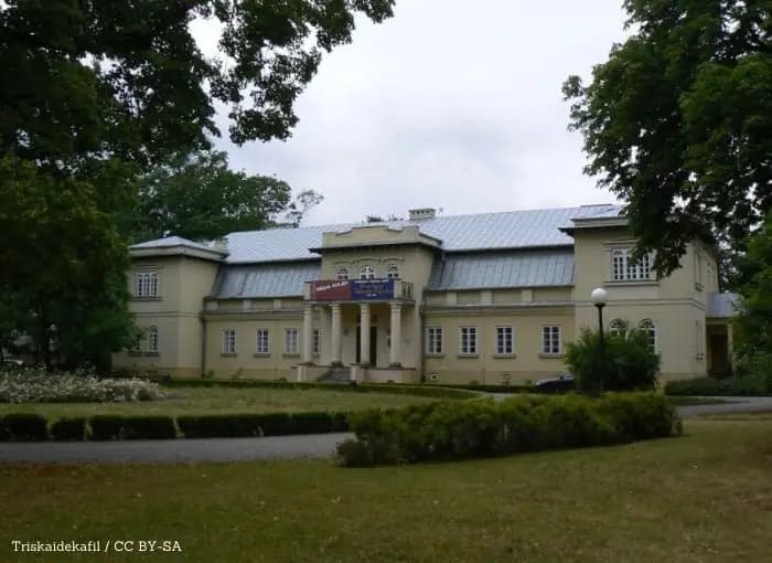 Plac Narutowicza znika pod przebudową. Będzie więcej zieleni