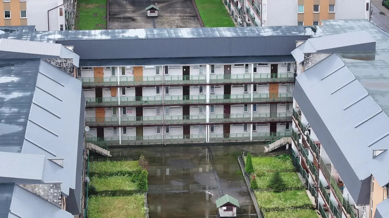 Płacą kredyty za mieszkania, do których nie mogą wrócić. Rok po pożarze w Ząbkach