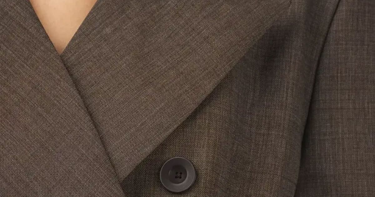 Płaszcze oraz trencze i komplety w garderobie modułowej