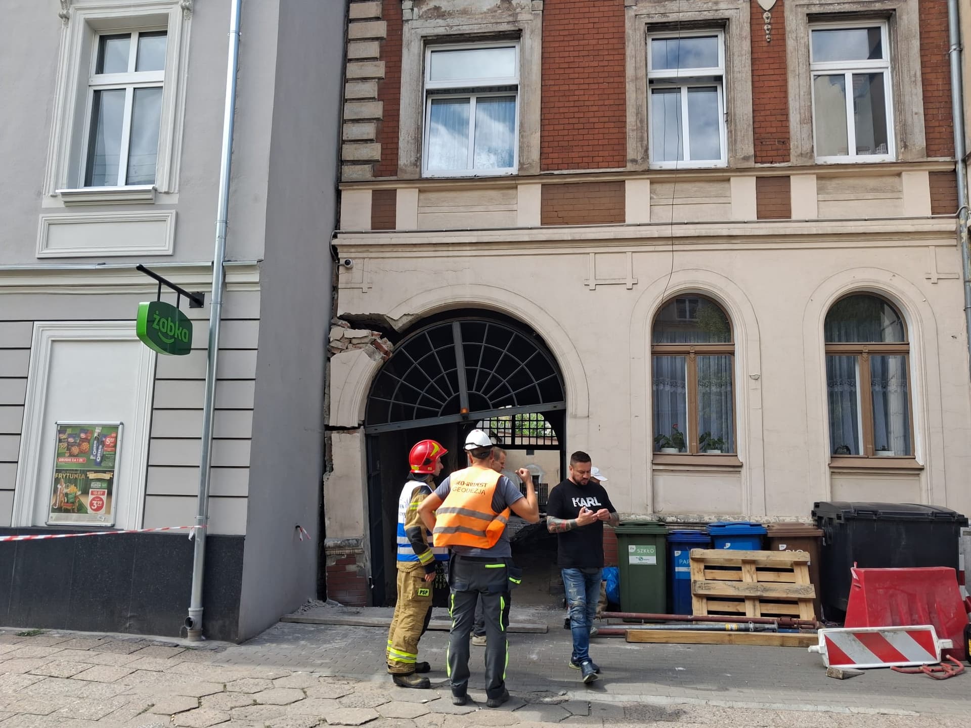 Po osunięciu ściany przy Sienkiewicza w Bydgoszczy. Kiedy mieszkańcy wrócą do kamienicy?