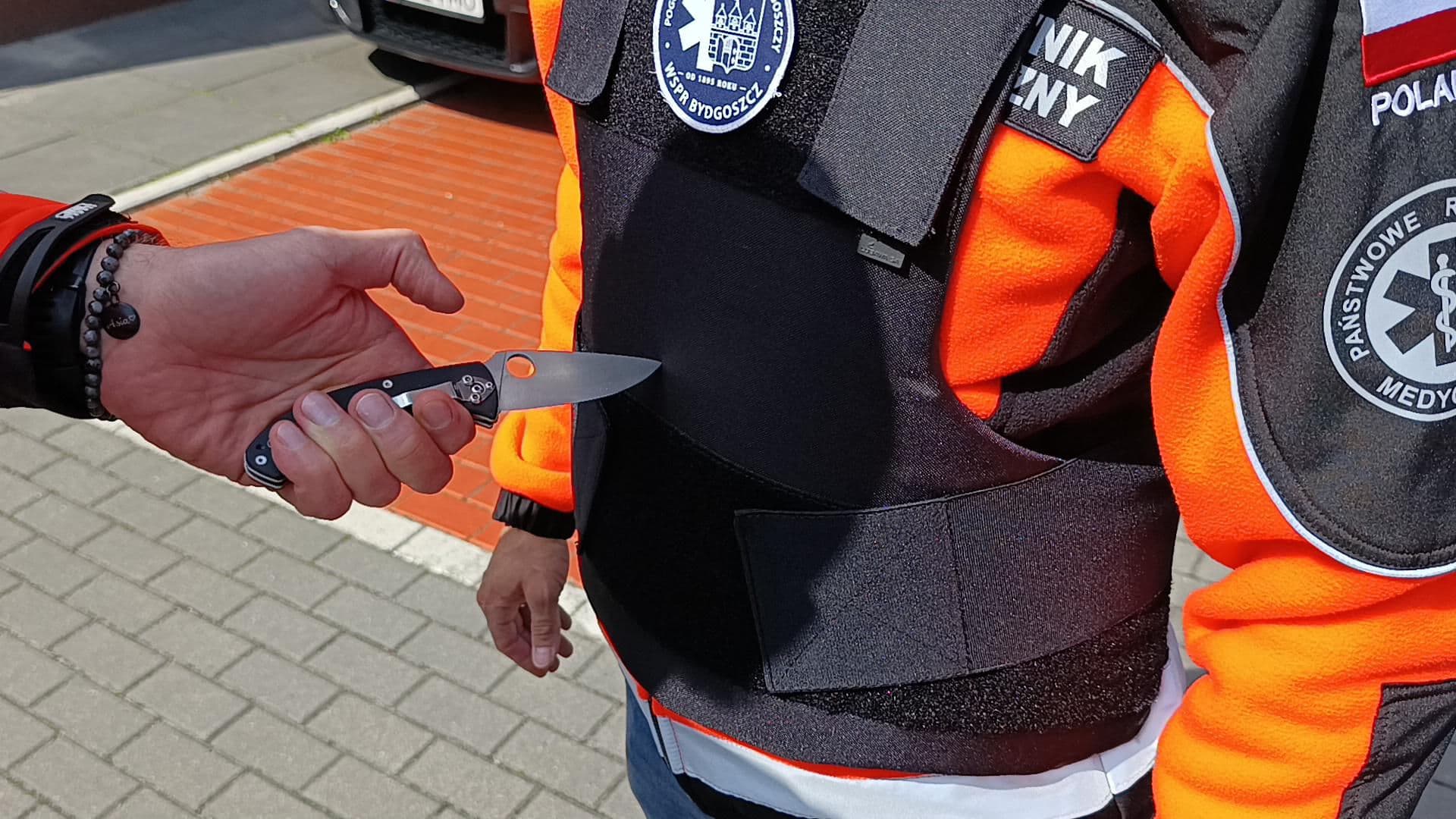 Po tragicznych atakach przyszły wielkie zmiany. Ratownicy dostali specjalne kamizelki
